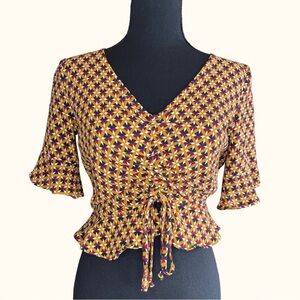 Forever 21 geometric print ruffle cinch crop top • size S